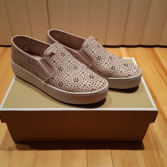 Michael Kors shoes - Picture 1 of 13